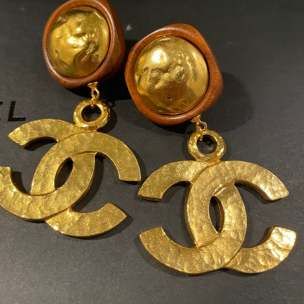SOLD! Giant vintage CHANEL runway earrings - Picture 4 of 6